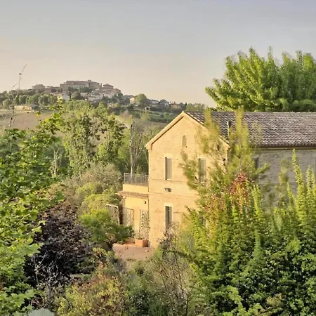Prázdninový dům Grosse, Historische Mit Grossem Garten Ostra